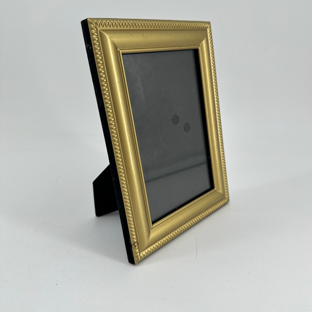 Classic Gold Beaded 4x6 Tabletop Picture Frame with Velvet Easel Back
